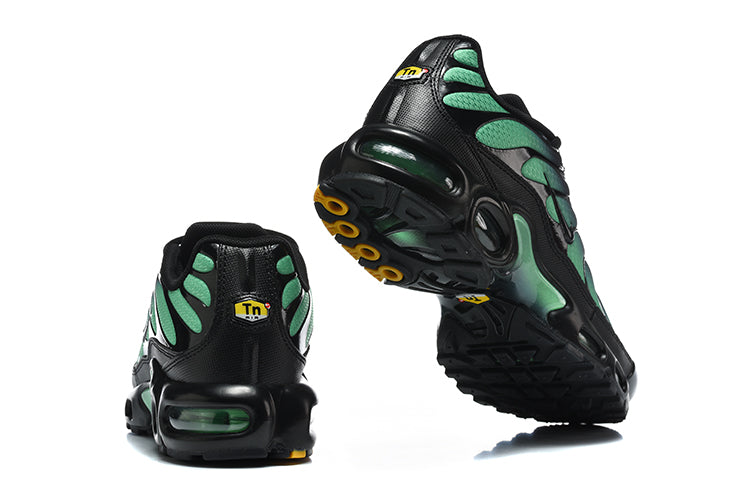 Nike Air Max Plus Black and Green Sneakers DM0032-043