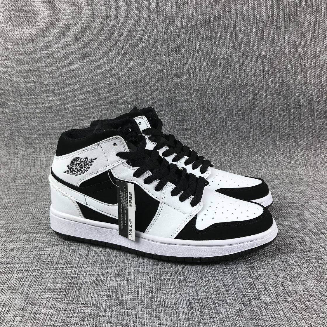 Jordan Air Jordan 1 Mid Panda Black White 554724-113