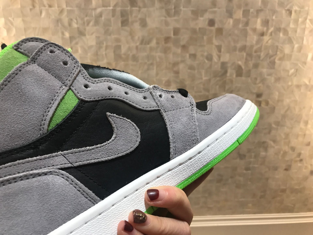 Jordan 1 High Grey Green Sneakers 555088-070
