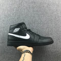 Jordan Air Jordan 1 Mid Black White 554724-049 Sneakers