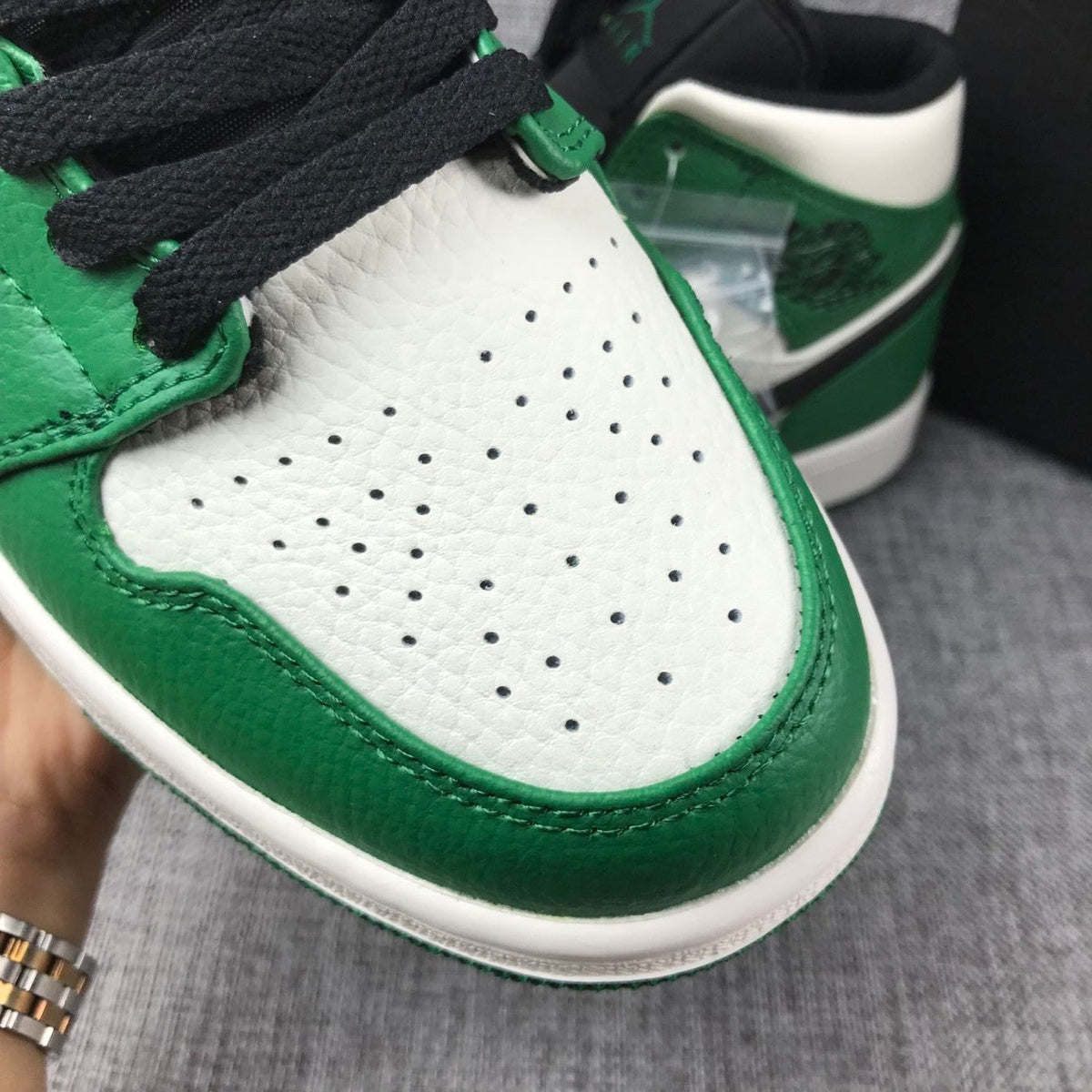 Jordan Air Jordan 1 Mid SE Green White Black Sneakers 852542-301
