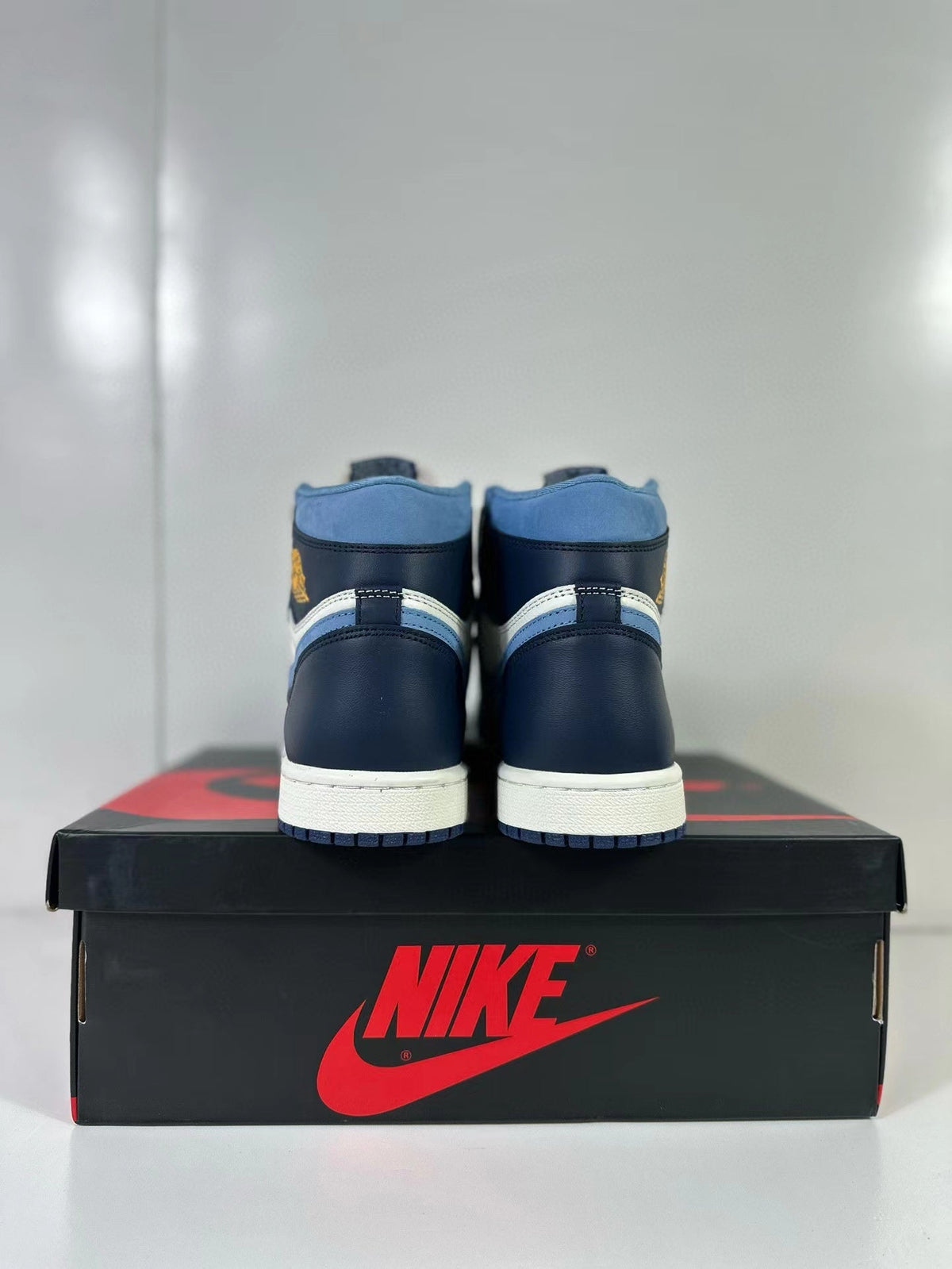 Air Jordan 1 High OG Blue and White Sneakers FD2596-400