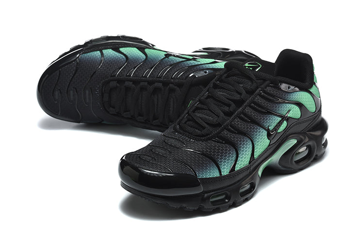 Nike Air Max Plus Black and Green Sneakers DM0032-043