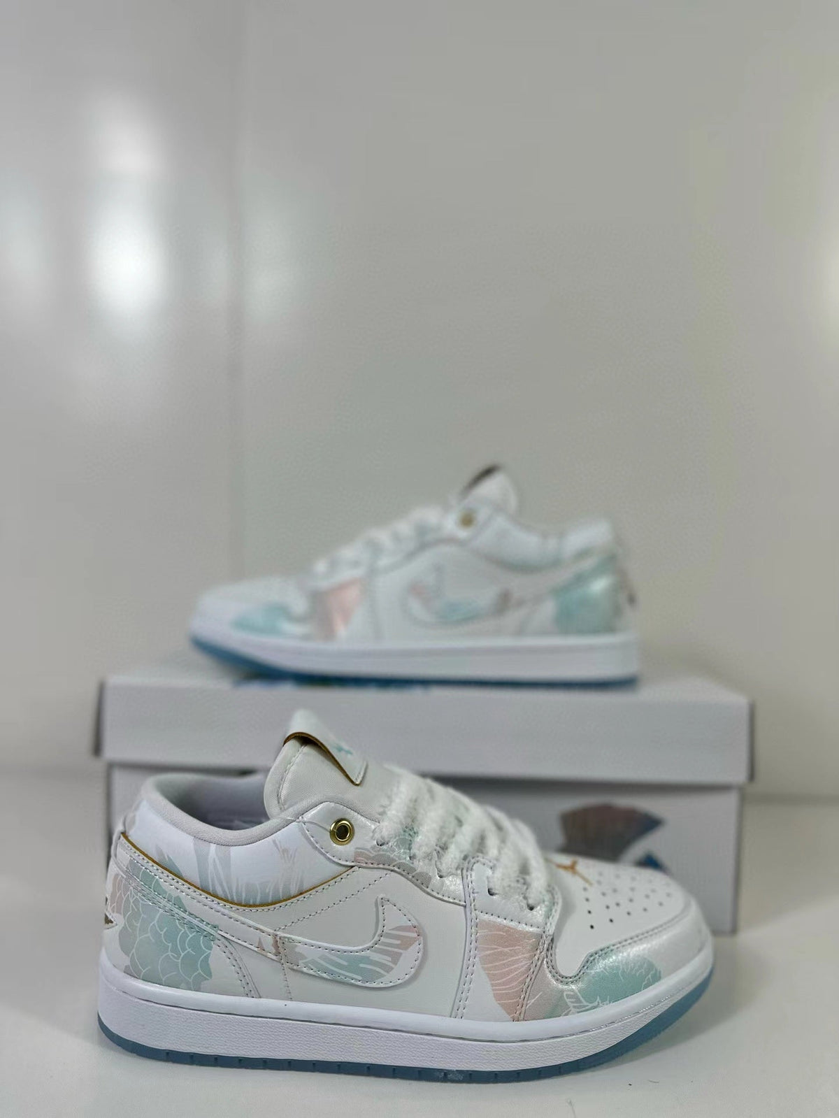 Jordan Air Jordan 1 Low SE Steam Puppet White Sneakers FN8901-164