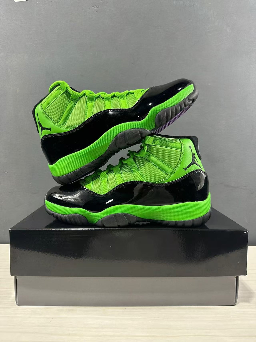 Jordan Air Jordan 11 Retro Black Green CT8012-310 Sneakers