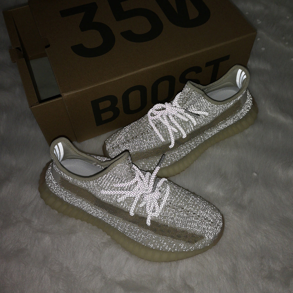 Yeezy 350 V2 Sneakers Cream Gray