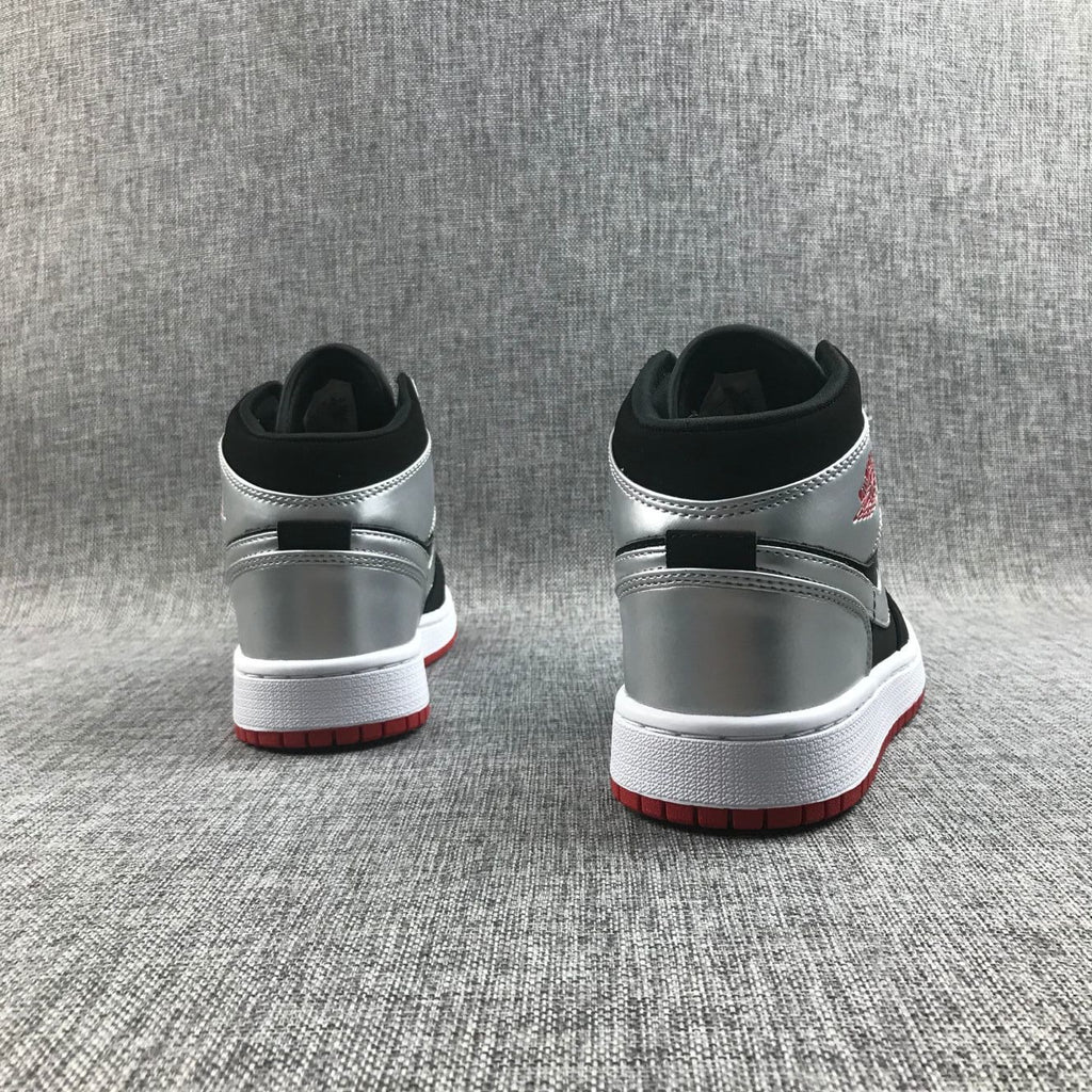 Air Jordan 1 Mid SE GS Black Silver Sneakers 554725-057