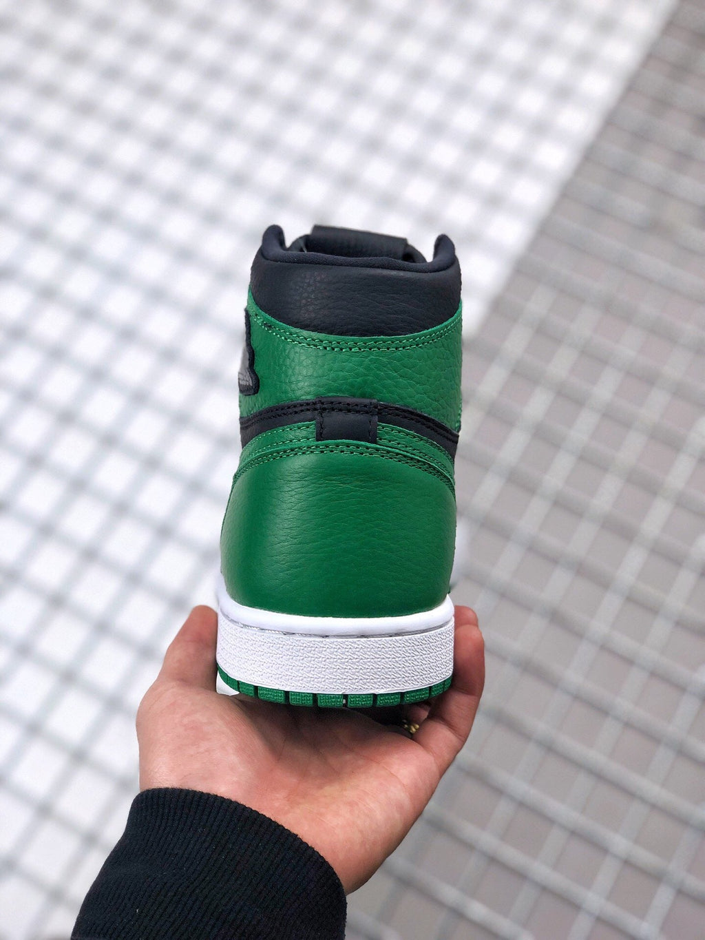 Air Jordan 1 High Pine Green Sneakers 555088-030