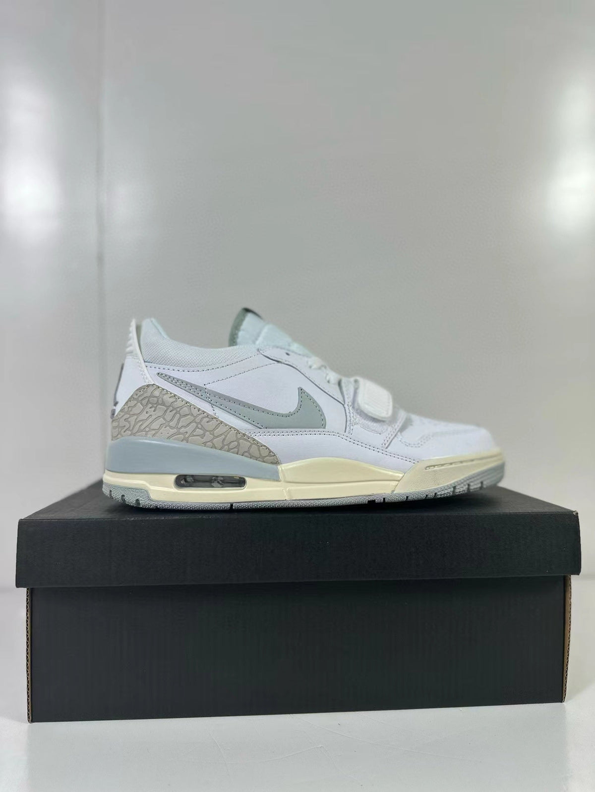 Jordan Legacy 312 Low GS Silver Yellow Sneakers HJ3480-101