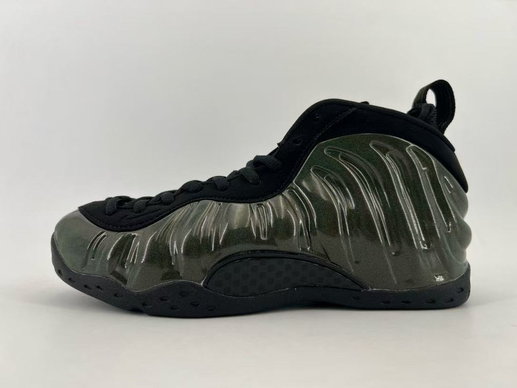Nike Hardaway High-Top Sneakers