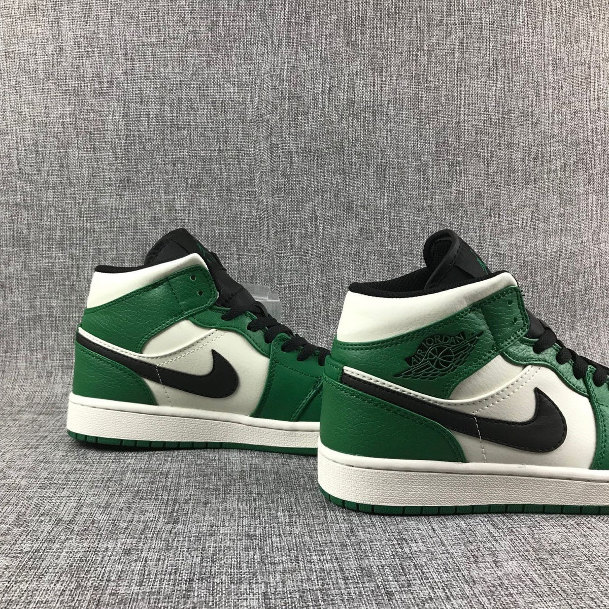 Jordan Air Jordan 1 Mid SE Green White Black Sneakers 852542-301