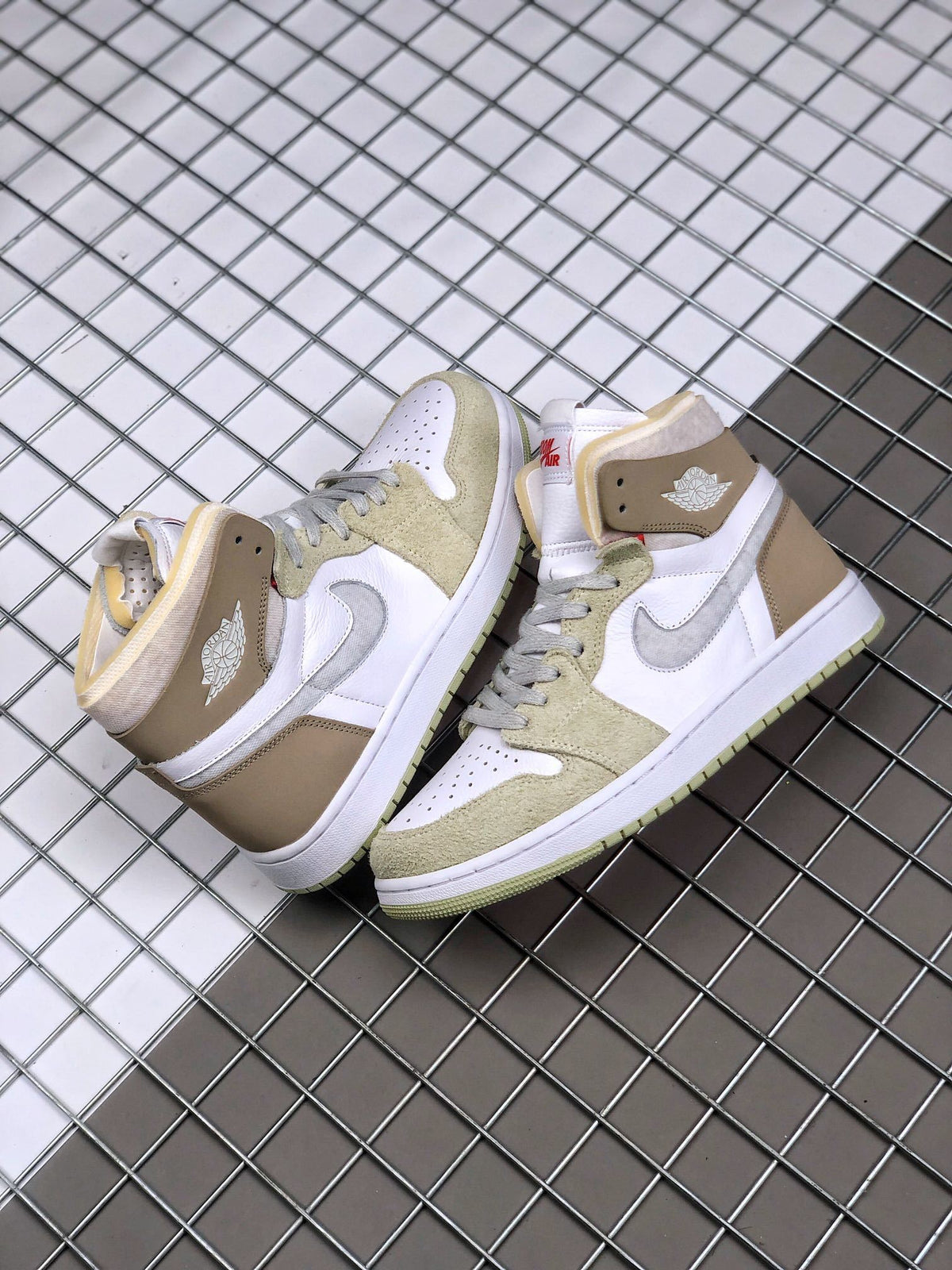 Jordan Air Jordan 1 Zoom CMFT Olive Aura Sneakers CT0979-102