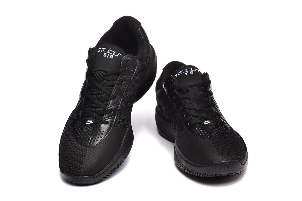 Nike 872-27 Black Low-Top Sneakers