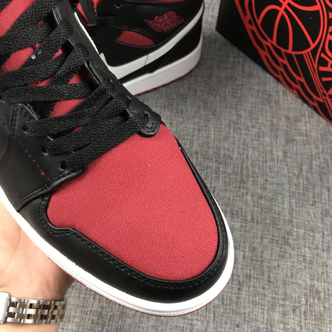Jordan Air Jordan 1 Mid Black Red Sneakers 554724-020