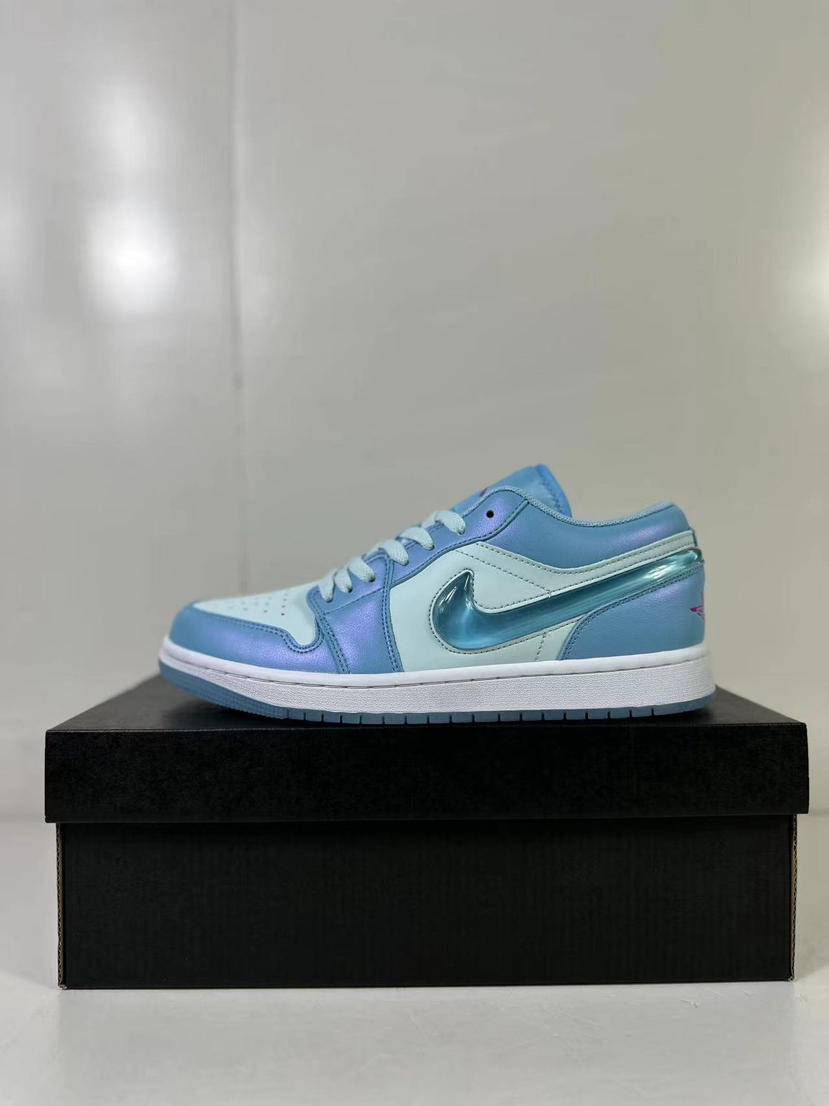 Jordan Air Jordan 1 Low Aquarius Blue FN7366-400 Sneakers