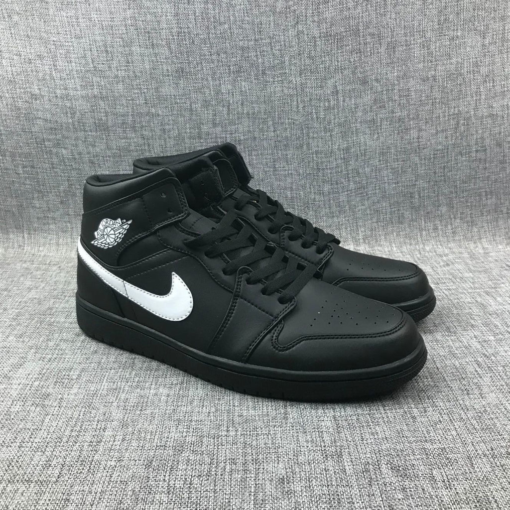 Jordan Air Jordan 1 Mid Black White 554724-049 Sneakers