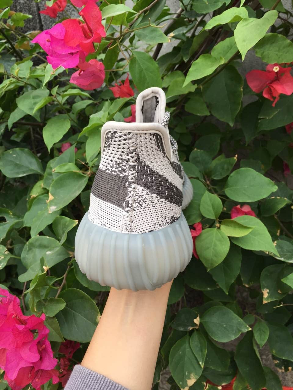 Yeezy 350 V2 Gray Knit Sneakers SPLY-350