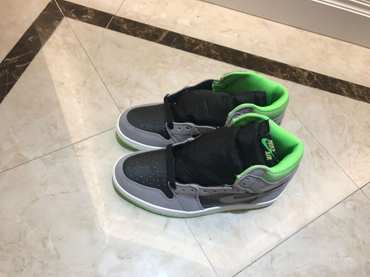 Jordan 1 High Grey Green Sneakers 555088-070
