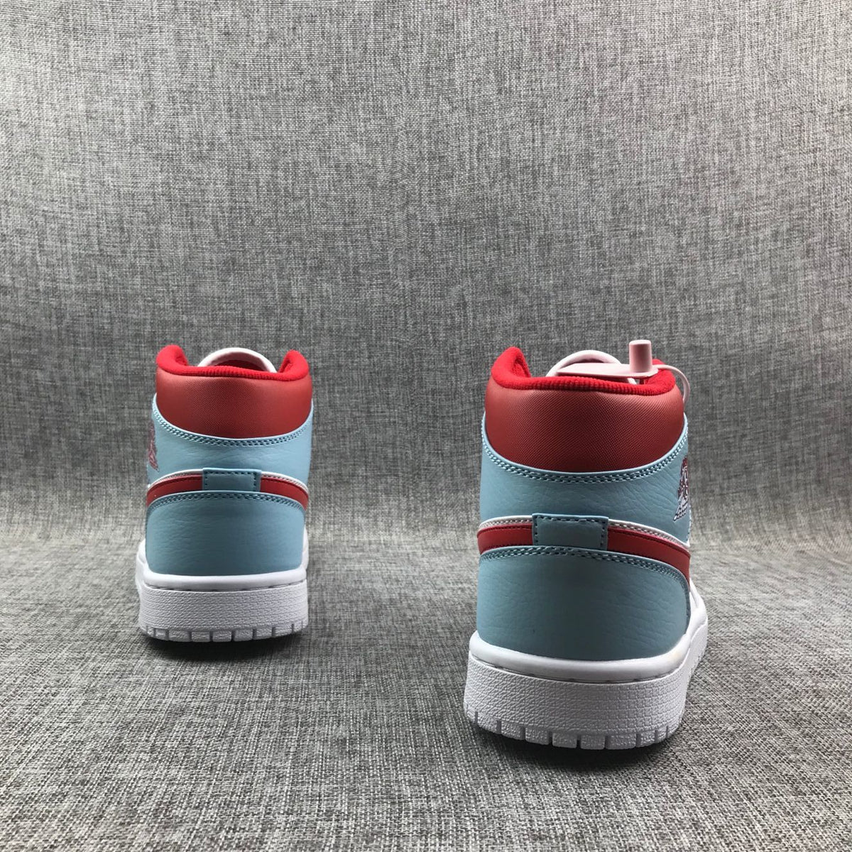 Jordan Air Jordan 1 Mid Ice Blue White Red 555112-104