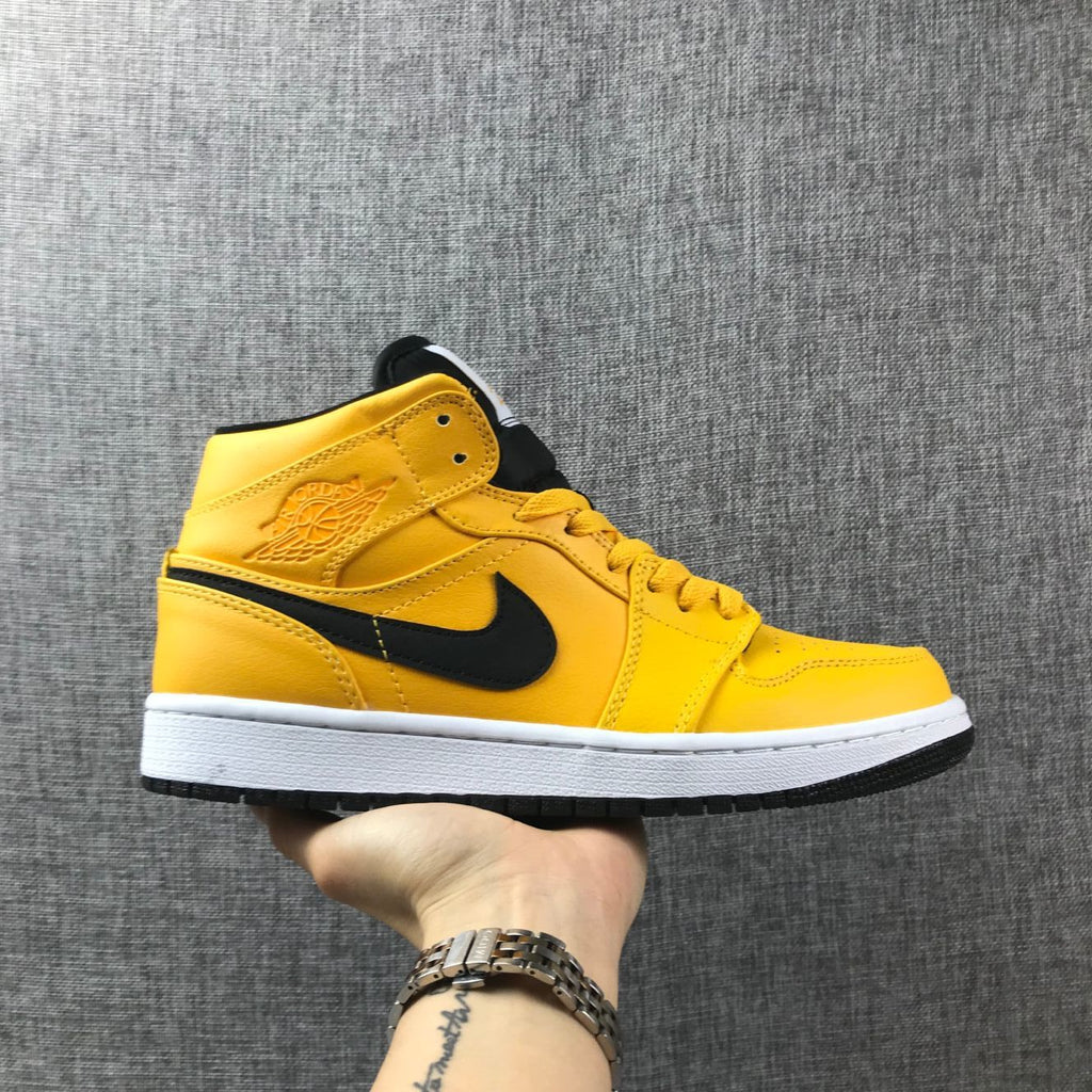 Jordan Air Jordan 1 Mid Yellow Black White 554724-700