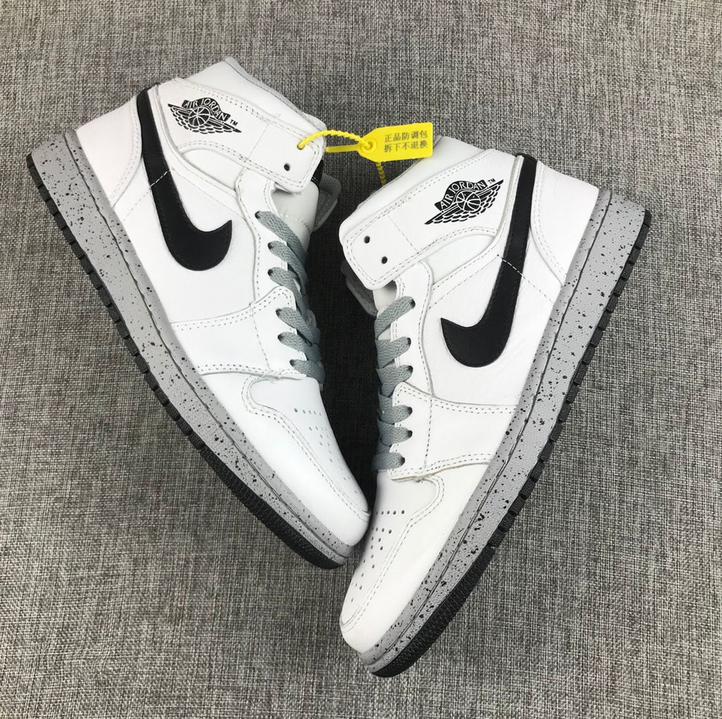Jordan Air Jordan 1 Retro High OG White Gray Dot Sneakers