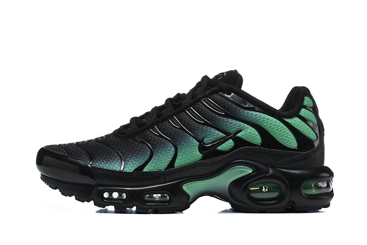 Nike Air Max Plus Black and Green Sneakers DM0032-043