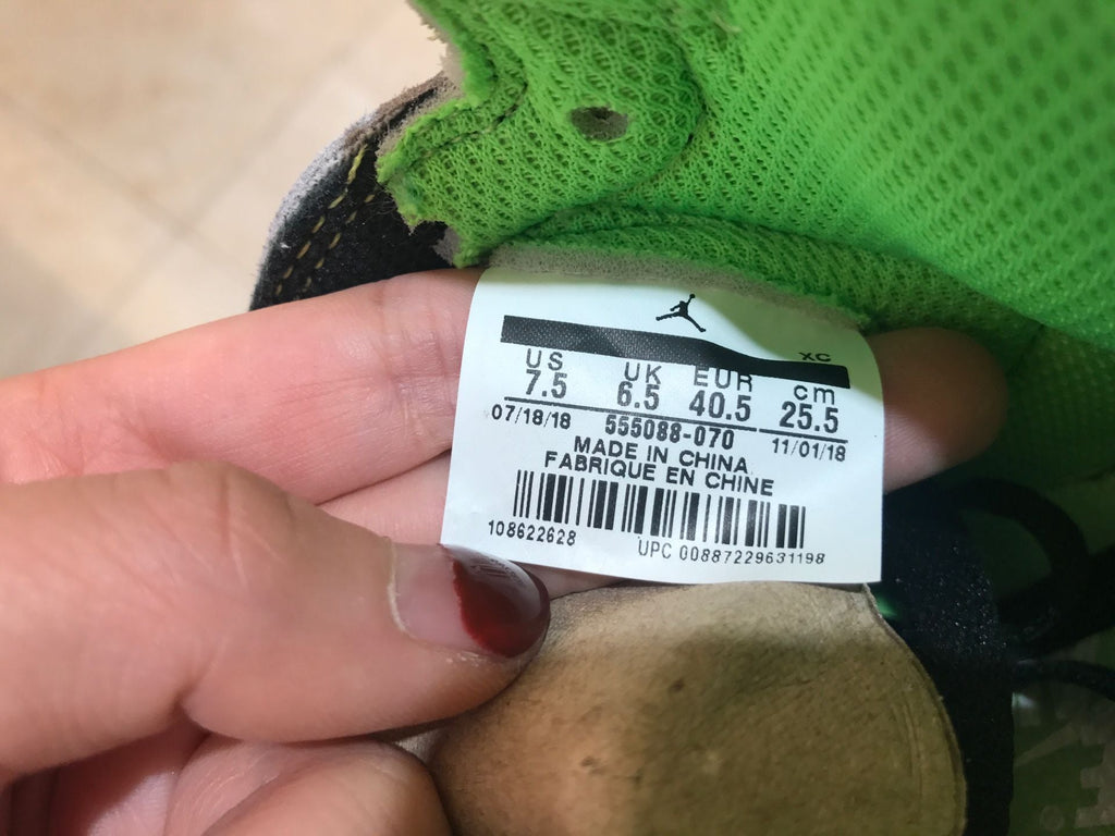 Jordan 1 High Grey Green Sneakers 555088-070