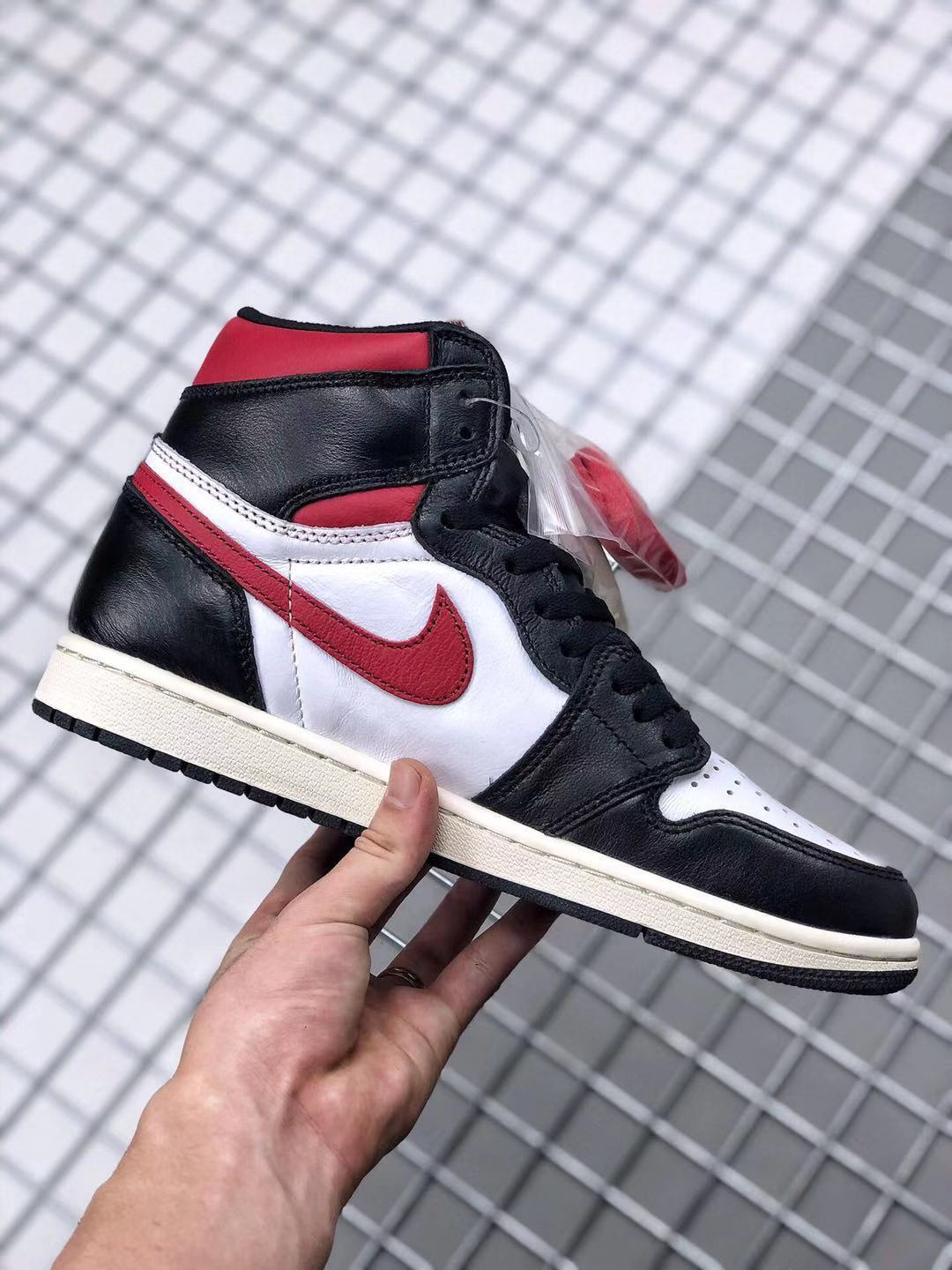 Jordan Air Jordan 1 Retro High OG Gym Red Sneakers