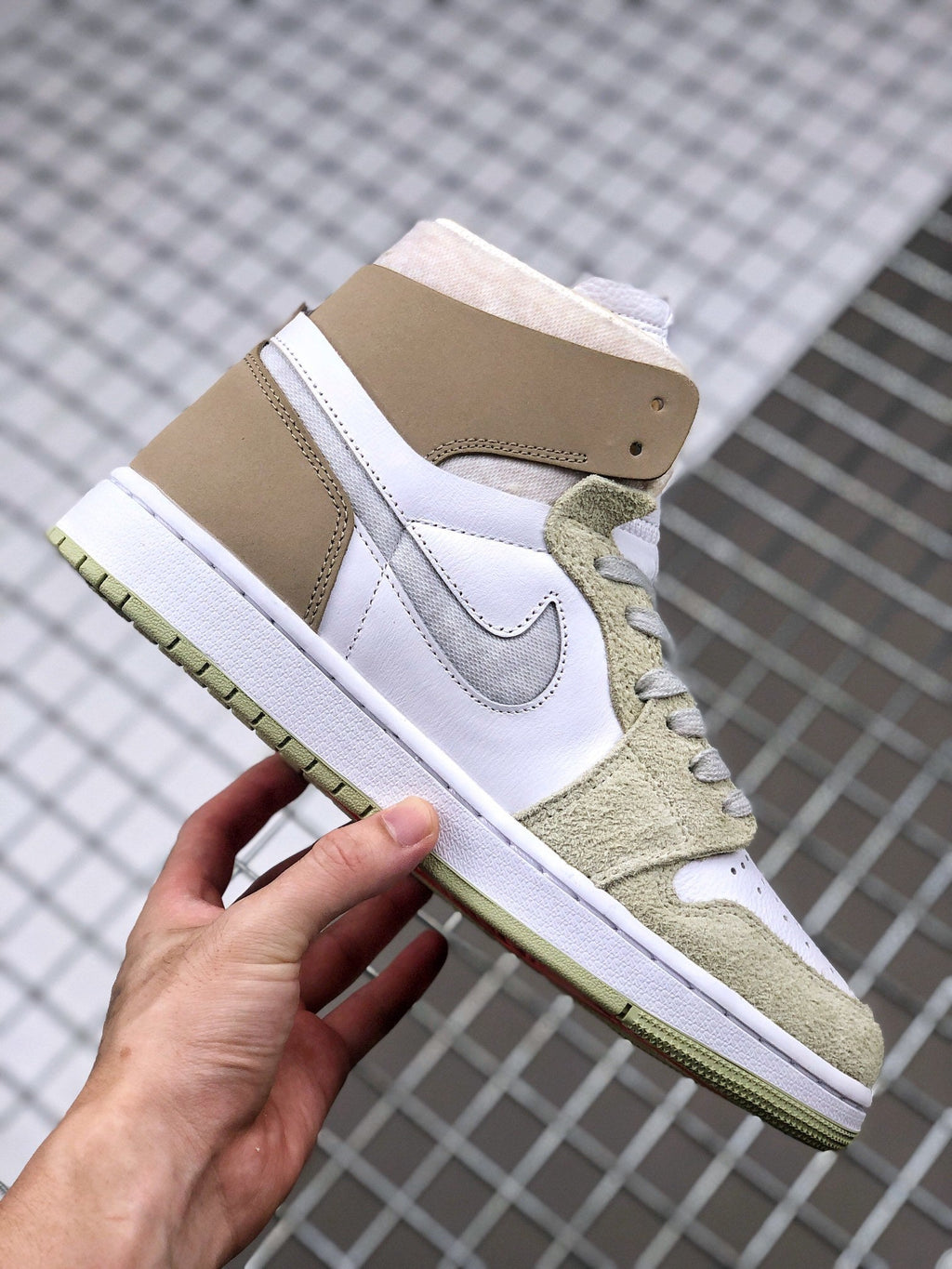 Jordan Air Jordan 1 Zoom CMFT Olive Aura Sneakers CT0979-102