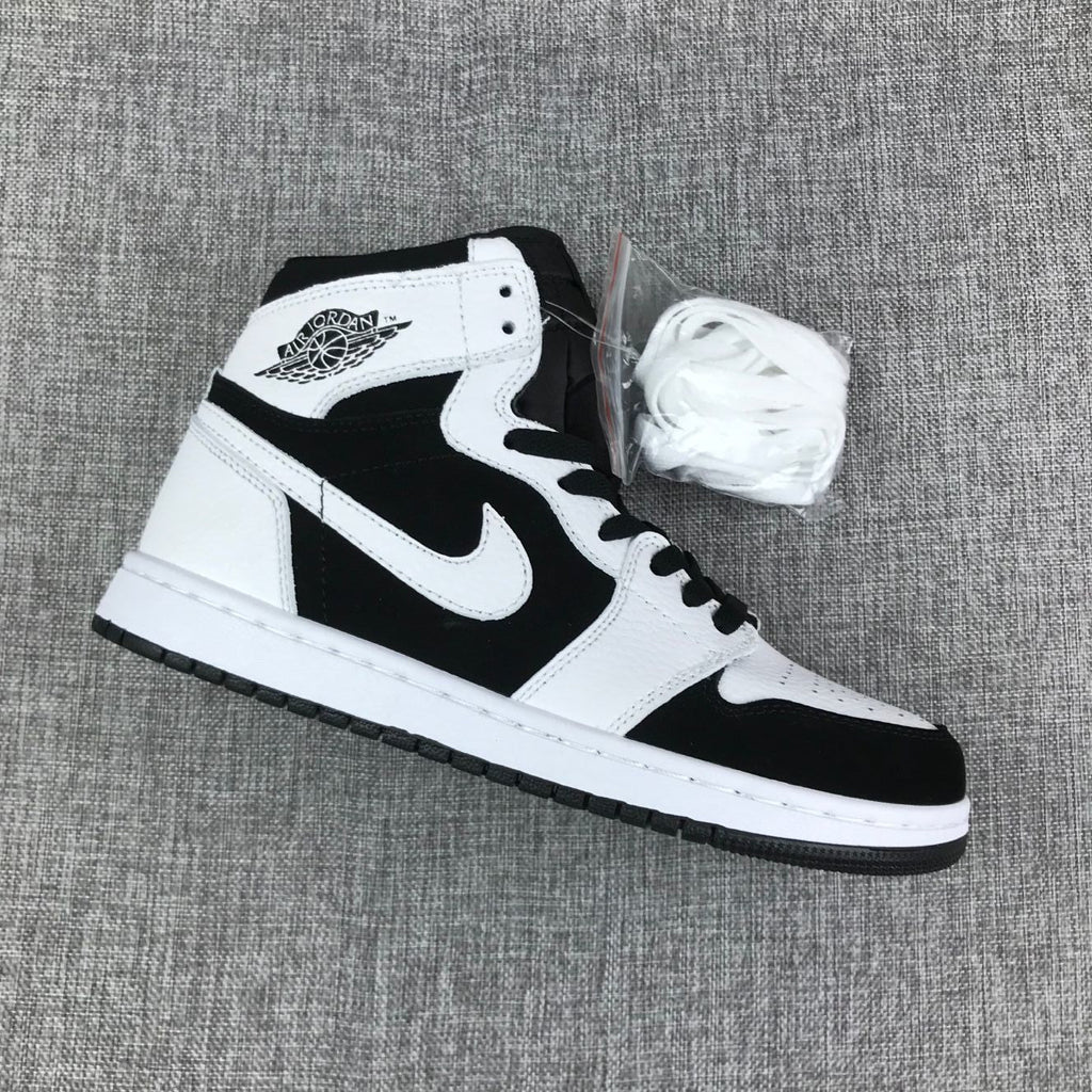 Jordan Air Jordan 1 High Black and White Sneakers 554724-113
