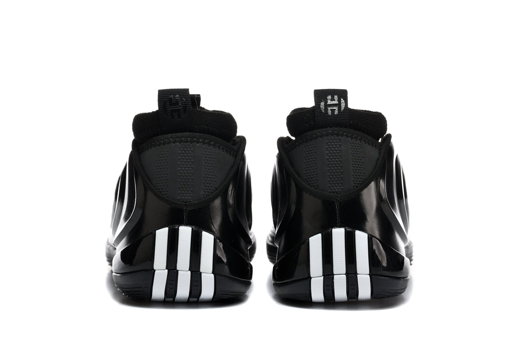 Black 939-6 Low-Top Sneakers