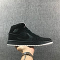 Jordan Air Jordan 1 Mid Black White 554724-001 Sneakers