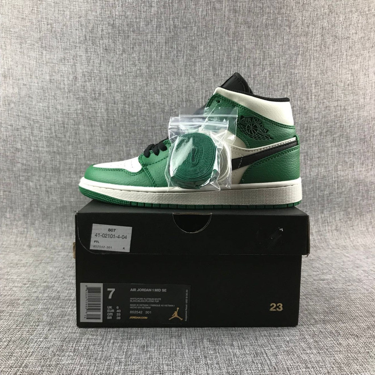 Jordan Air Jordan 1 Mid SE Green White Black Sneakers 852542-301