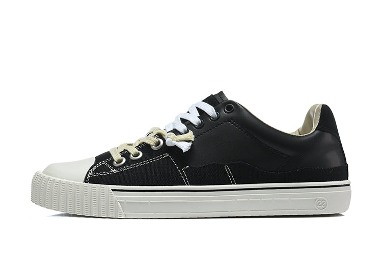 Black Low-Top Sneakers with Contrast Laces and White Sole