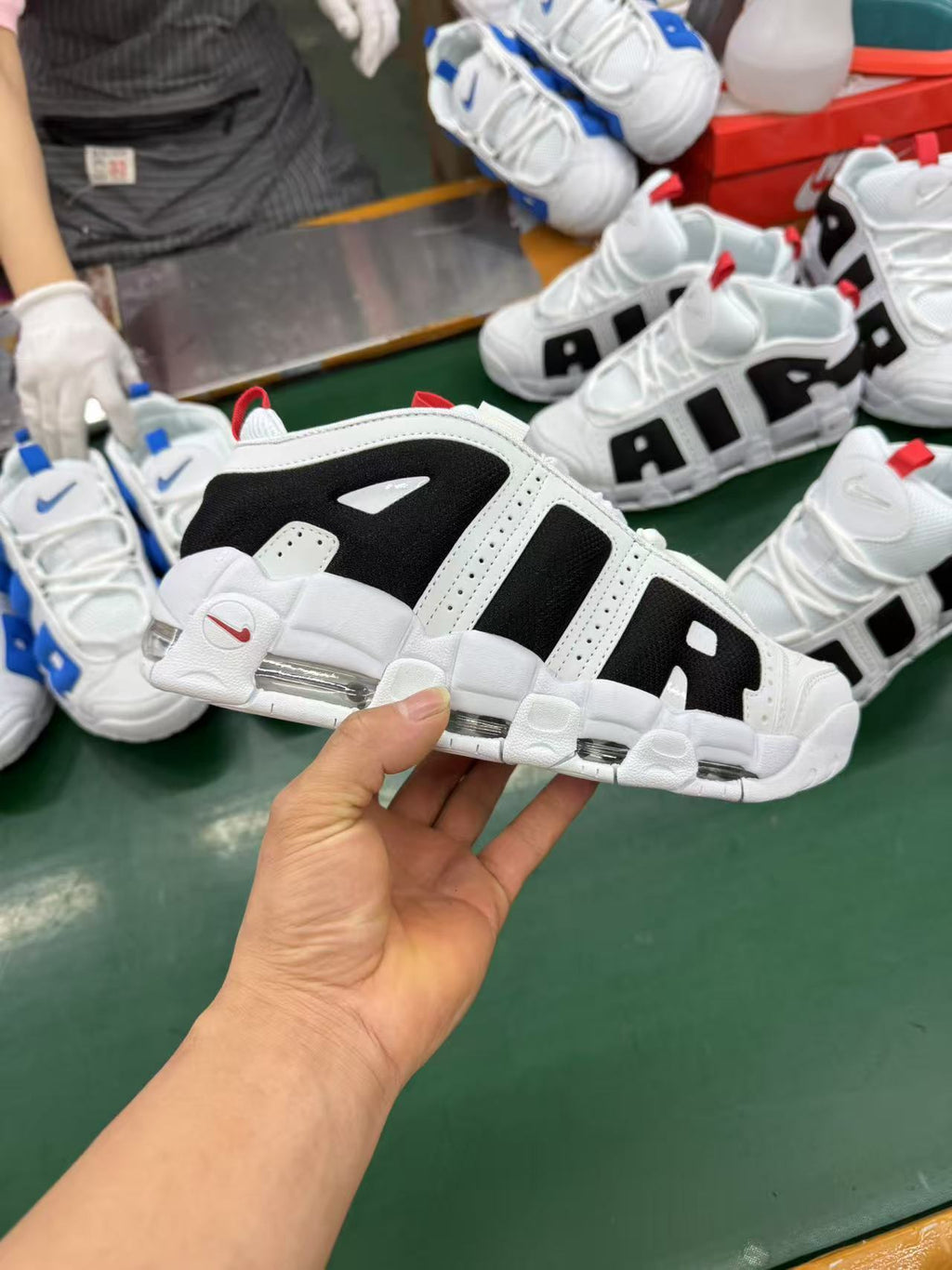 Nike White and Black Sneakers