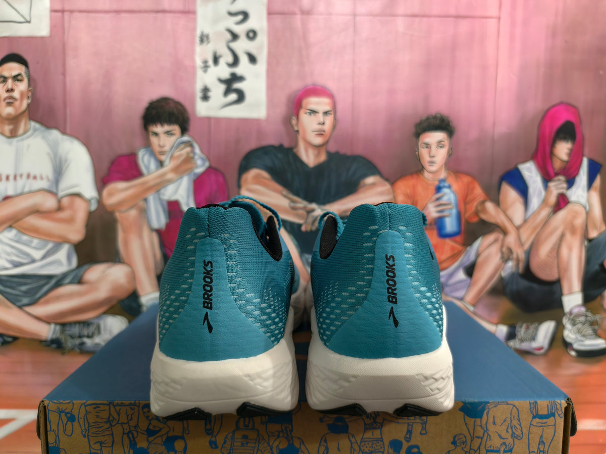 Brooks Hyperion Max Running Shoes in Teal and Pink