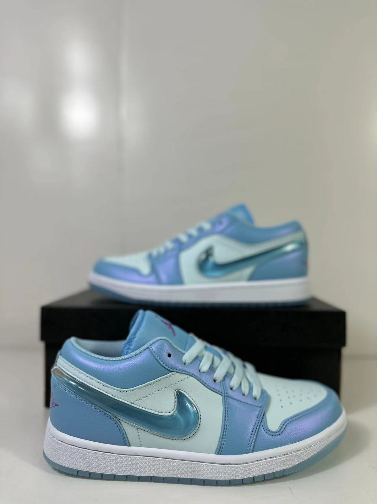 Jordan Air Jordan 1 Low Aquarius Blue FN7366-400 Sneakers