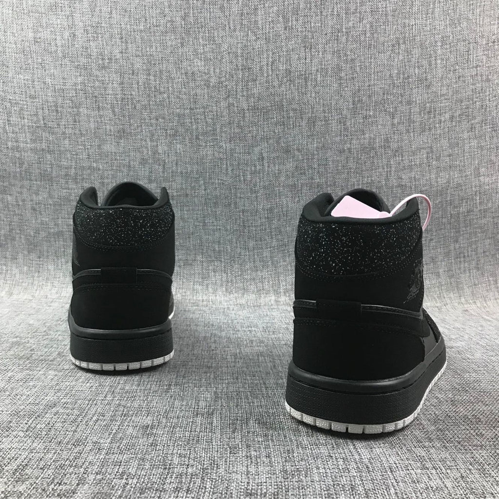 Jordan Air Jordan 1 Mid Black White 554724-001 Sneakers