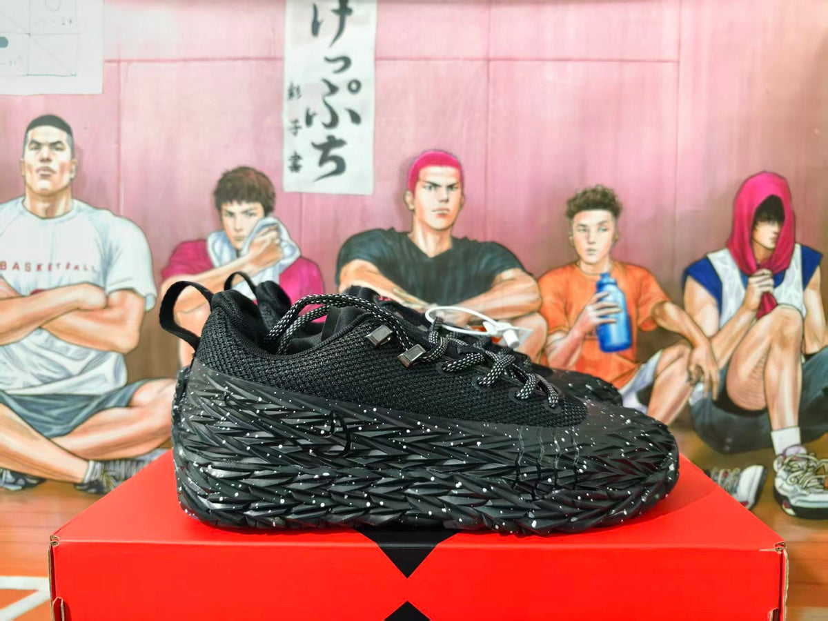Nike Black Textured Low-Top Sneakers