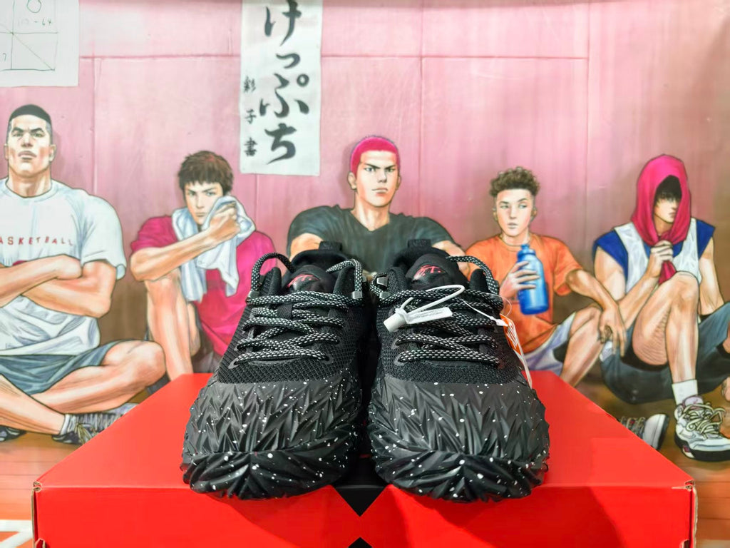 Nike Black Textured Low-Top Sneakers