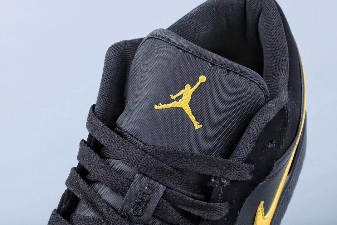 Jordan Air Jordan 1 Low Black Yellow 553558-071 Sneakers