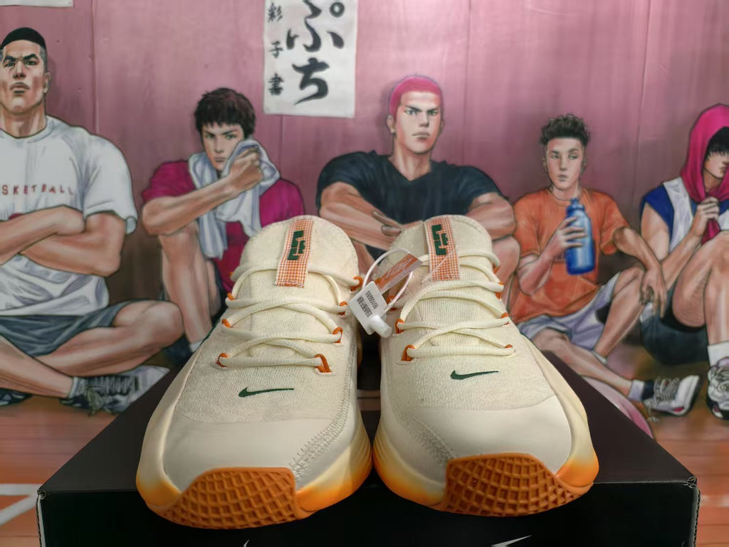Nike Low-Top Sneakers Cream Green Orange