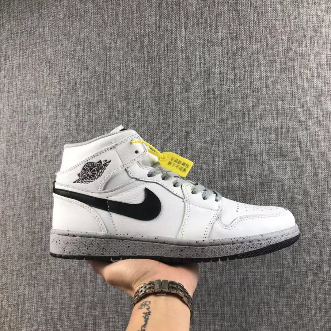 Jordan Air Jordan 1 Retro High OG White Gray Dot Sneakers