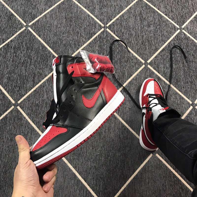 Air Jordan 1 High-Top Sneakers Black Red White