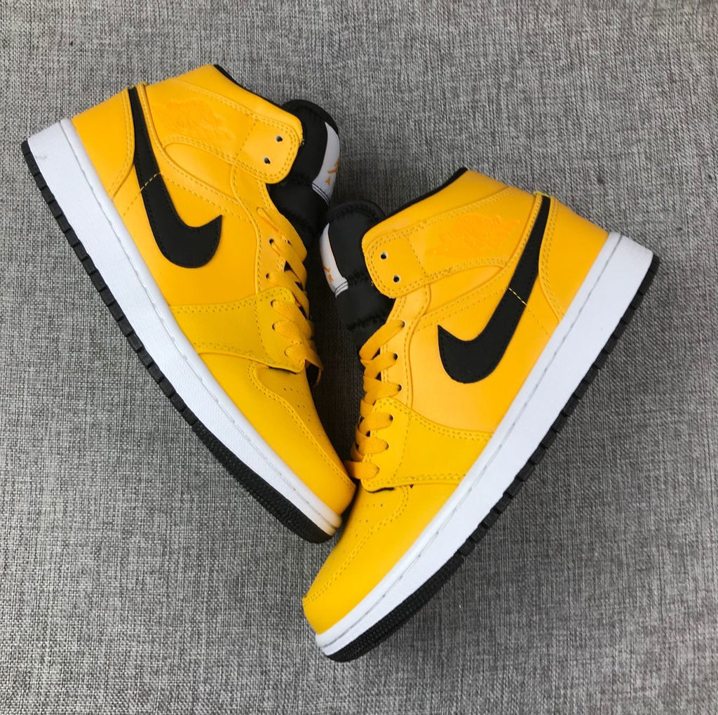 Jordan Air Jordan 1 Mid Yellow Black White 554724-700
