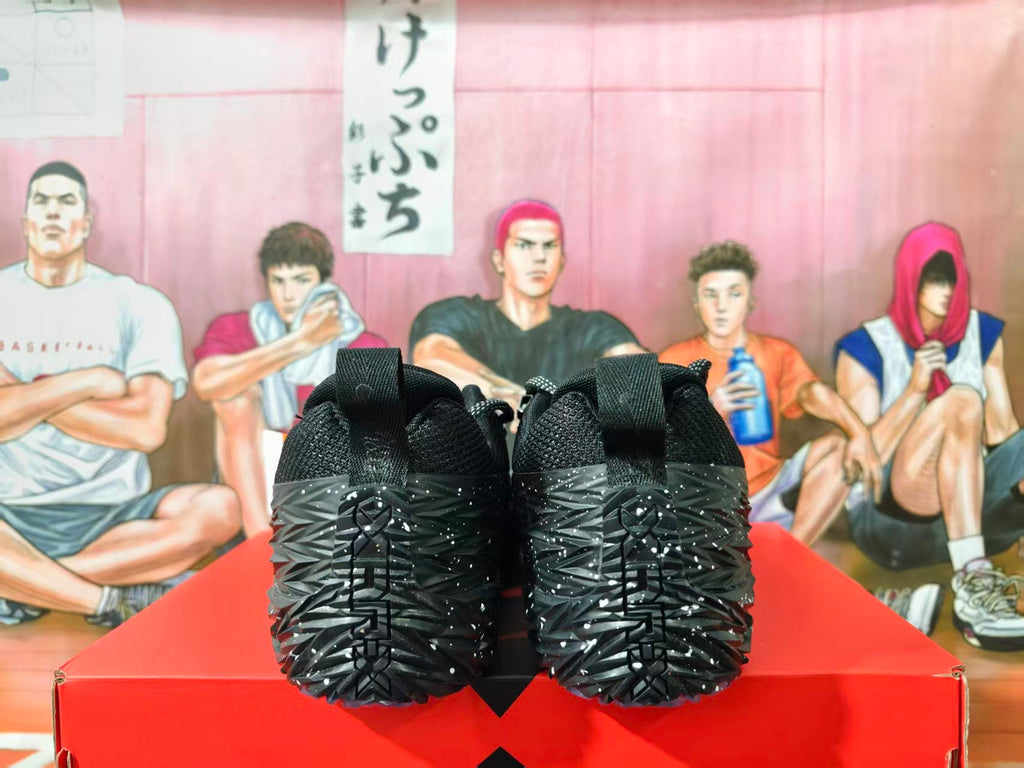 Nike Black Textured Low-Top Sneakers