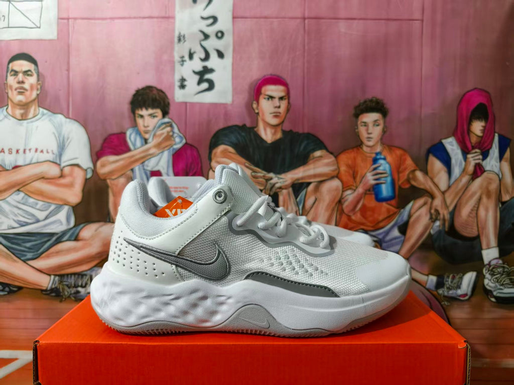 Nike White and Grey Sneakers