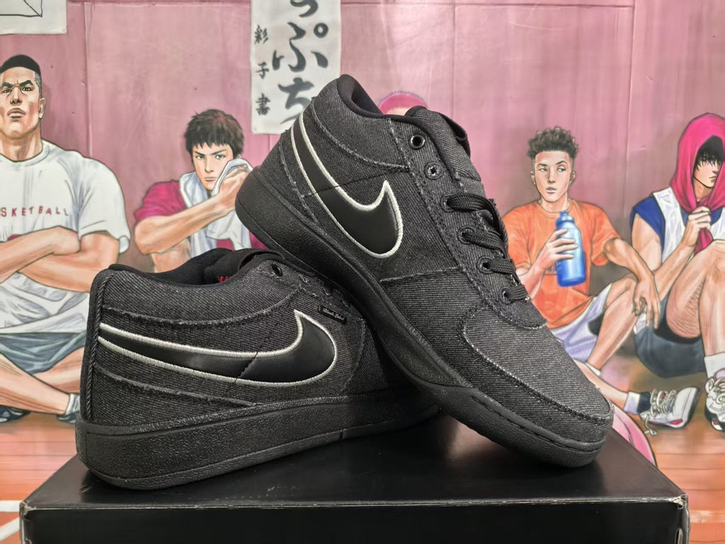 Nike Black Low-Top Sneakers