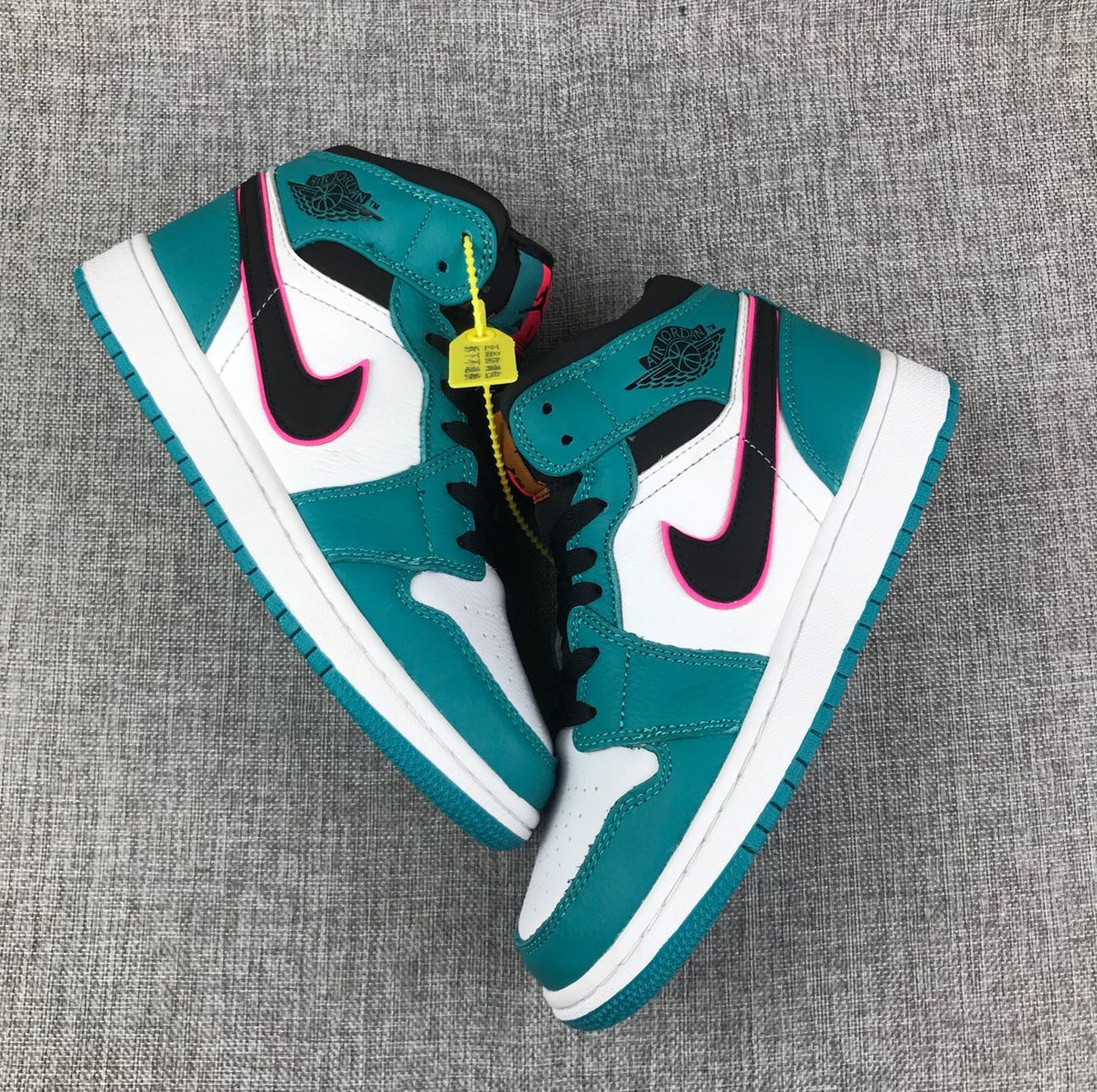Jordan Air Jordan 1 Retro High OG Jade White High-Top Sneakers