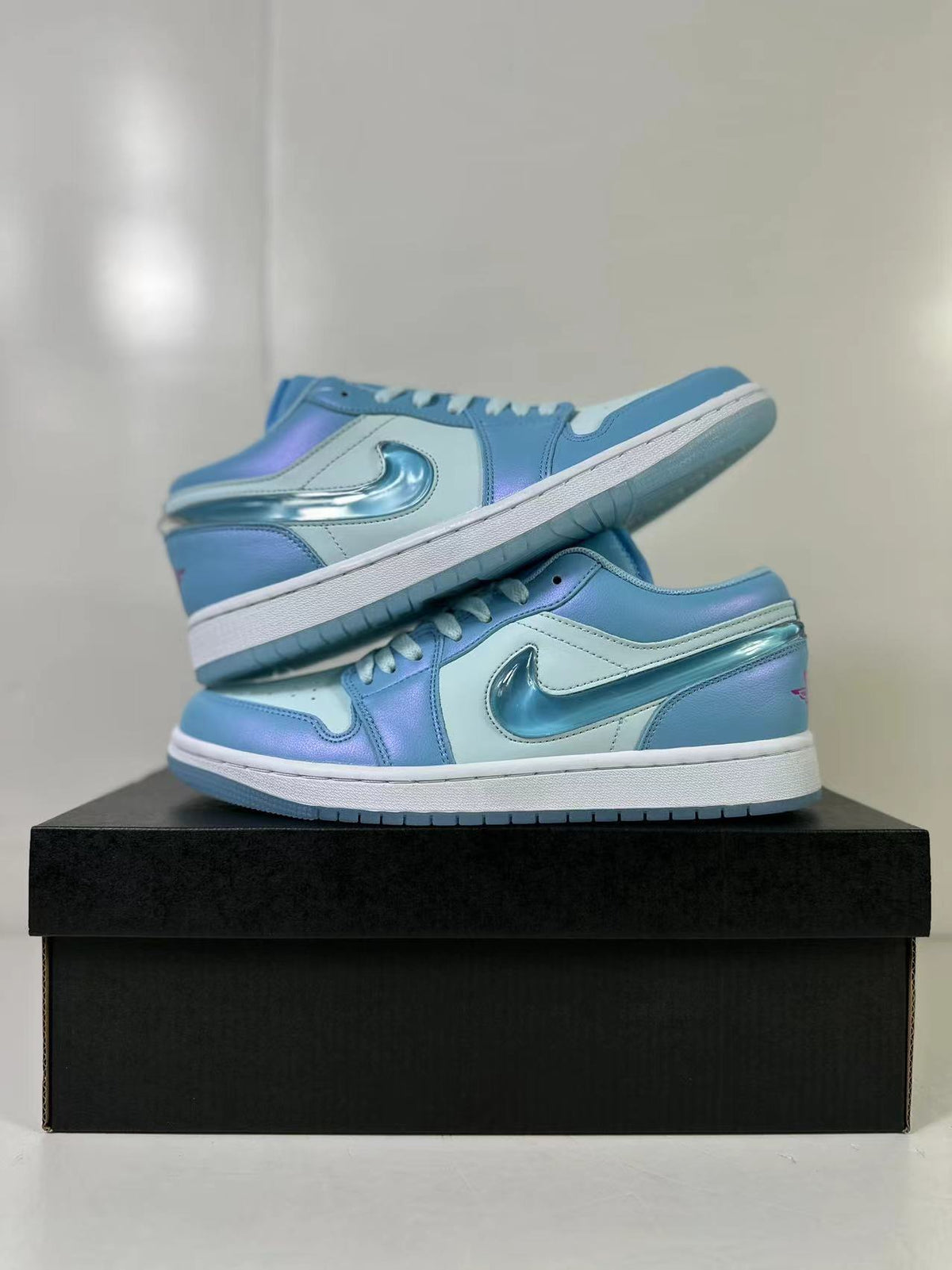 Jordan Air Jordan 1 Low Aquarius Blue FN7366-400 Sneakers
